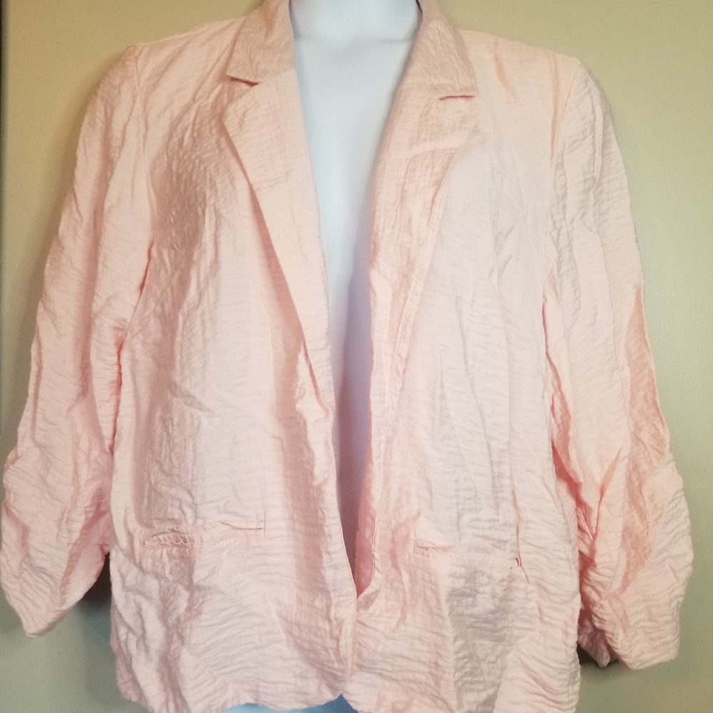 Womens pale peach color blazer by Maurices size 3X
